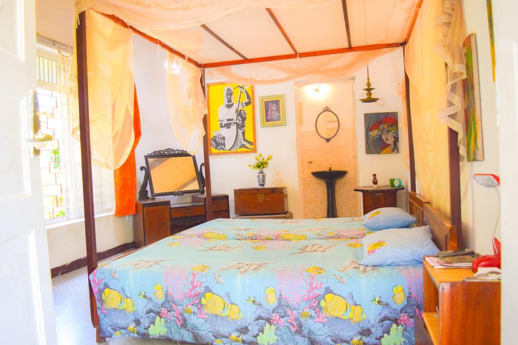 Shammie Guest House Хикадува Екстериор снимка
