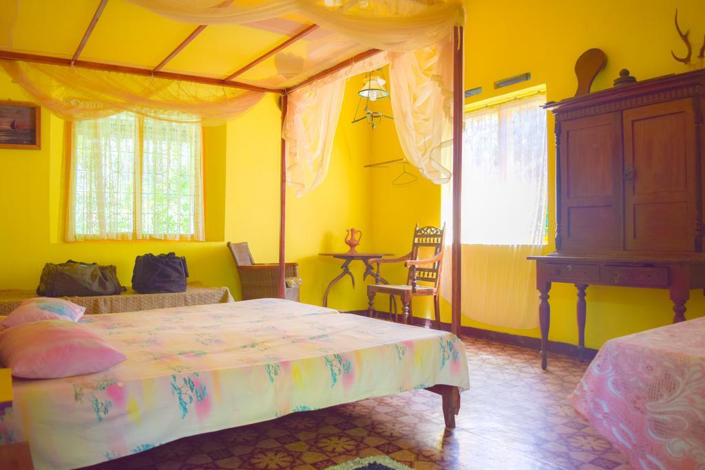 Shammie Guest House Хикадува Екстериор снимка