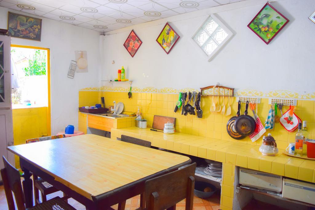 Shammie Guest House Хикадува Екстериор снимка