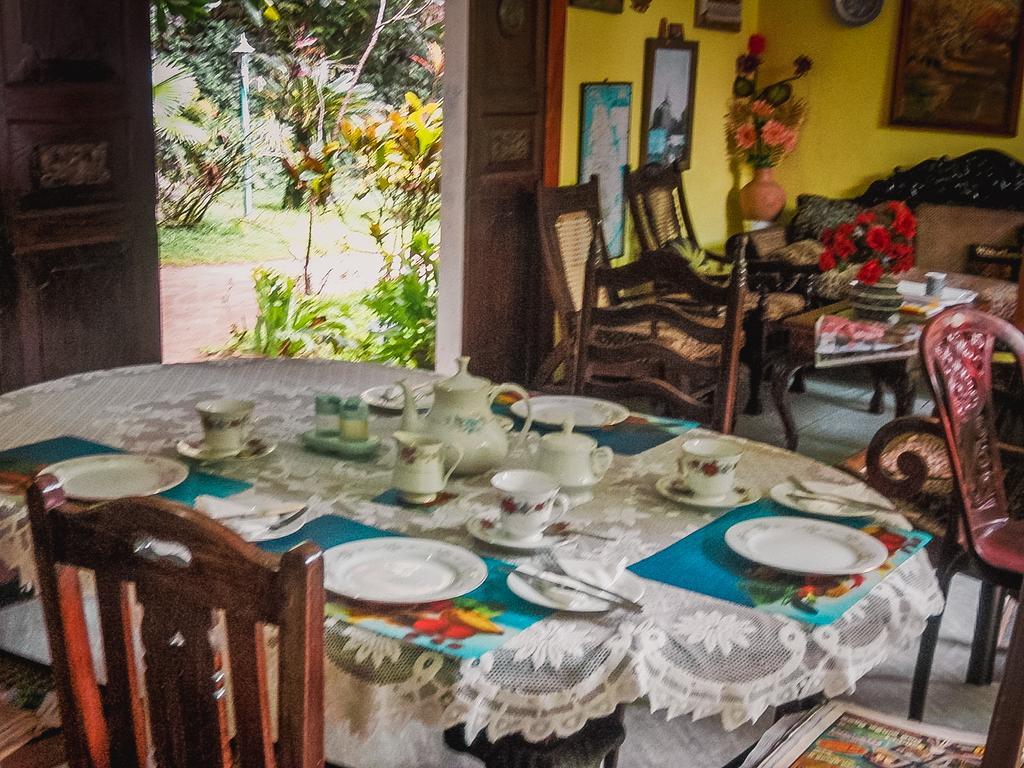 Shammie Guest House Хикадува Екстериор снимка